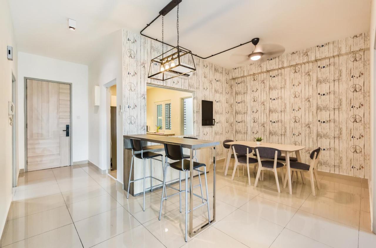 Seasons Luxury Apartment By Jk Home Johor Bahru Exterior photo